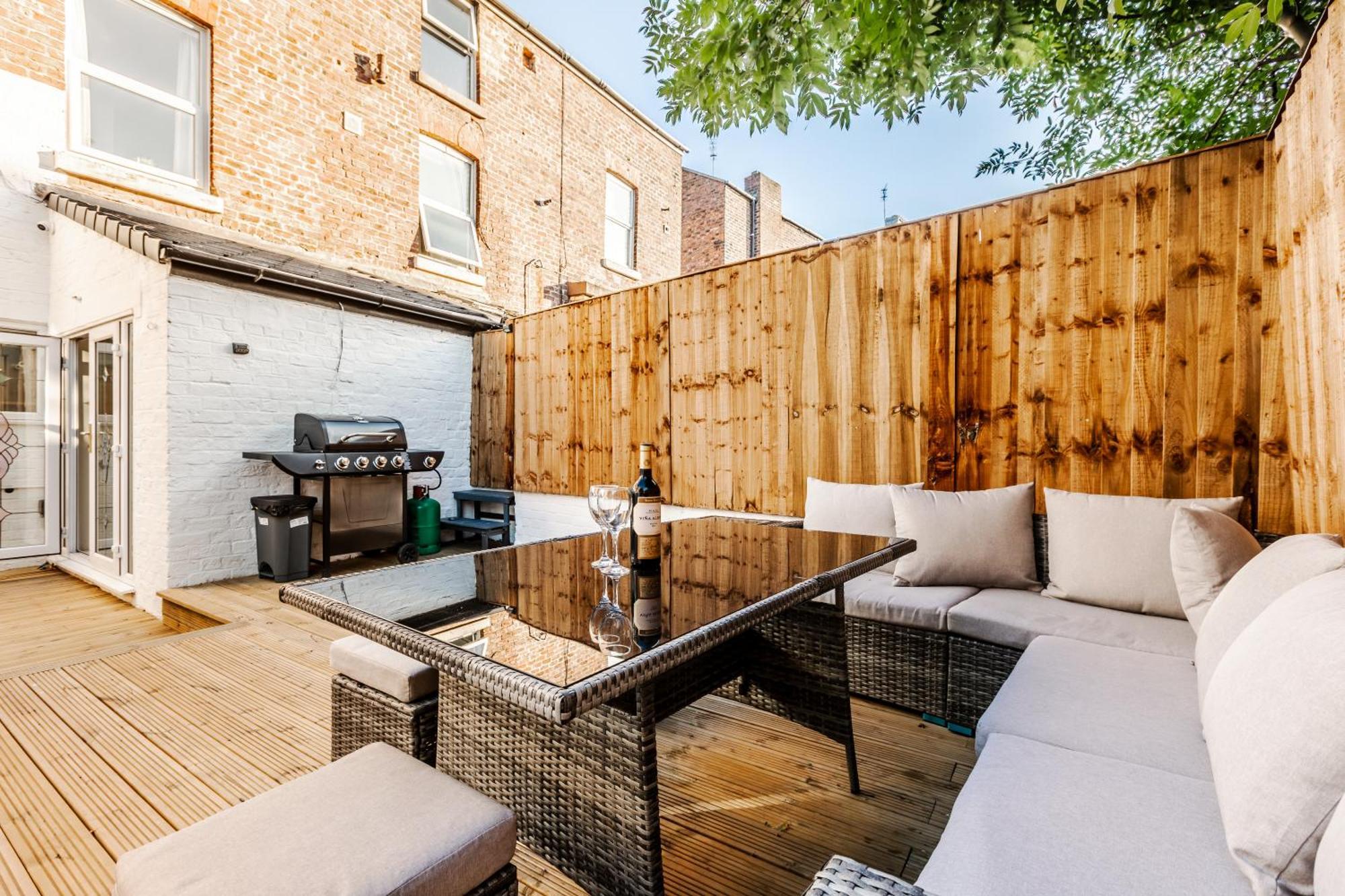 Grand Victorian Villa 6 - En-Suites, Hot Tub, Cinema Room, Private Parking & Park View Liverpool Eksteriør bilde