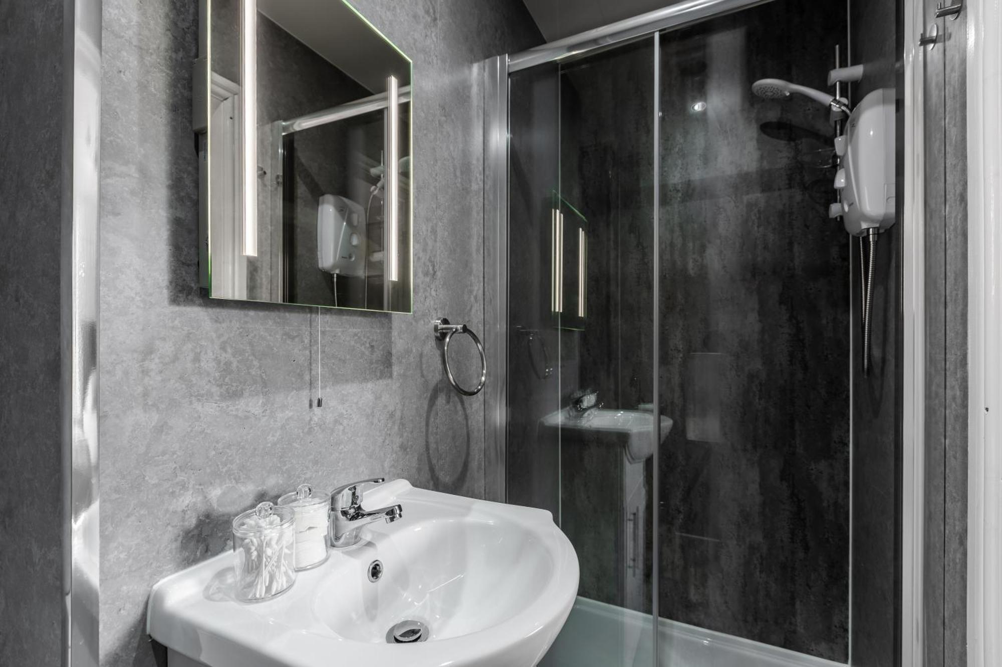 Grand Victorian Villa 6 - En-Suites, Hot Tub, Cinema Room, Private Parking & Park View Liverpool Eksteriør bilde