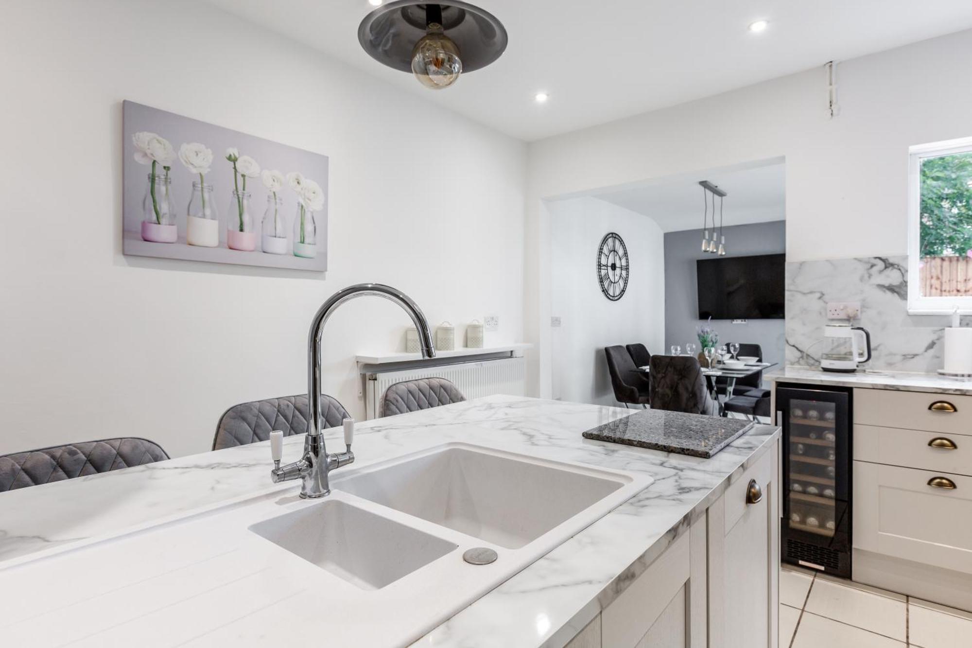 Grand Victorian Villa 6 - En-Suites, Hot Tub, Cinema Room, Private Parking & Park View Liverpool Eksteriør bilde