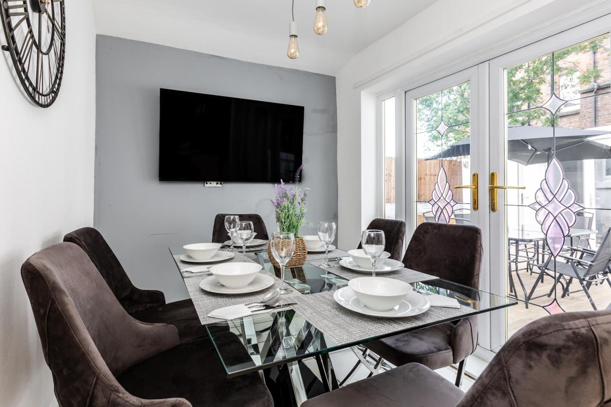 Grand Victorian Villa 6 - En-Suites, Hot Tub, Cinema Room, Private Parking & Park View Liverpool Eksteriør bilde